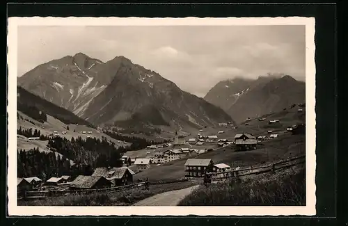 AK Hirschegg /Kr. Walsertal, Teilansicht mit Elfer- u. Zwölferkopf