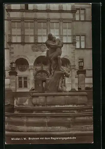 AK Minden i. W., Brunnen vor dem Regierungsgebäude