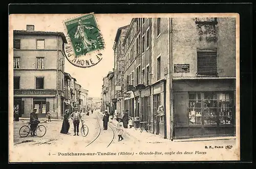 AK Pontcharra-sur-Turdine, Grande-Rue, angle des deux Places