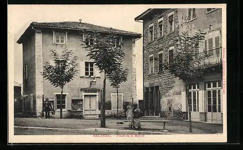 AK Brussieu, Place de la Mairie