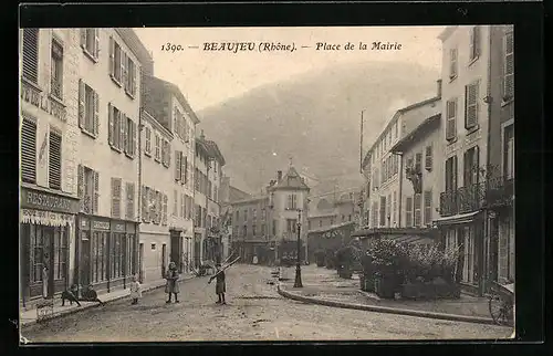 AK Beaujeu, Place de la Mairie