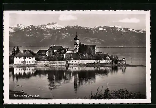 AK Wasserburg a. B., Blick über den See zum Ort