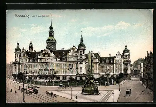 AK Dresden, Strassenbahn am Schloss