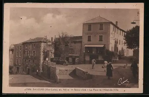 AK Saugues, Sejour d'été, la Place de l'Hotel-de-Ville
