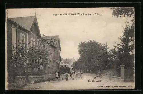AK Montreux-Vieux, Une Rue du Village, Strassenpartie