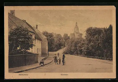 AK Nerchau, Kirchstrasse mit Kirche und Kindern