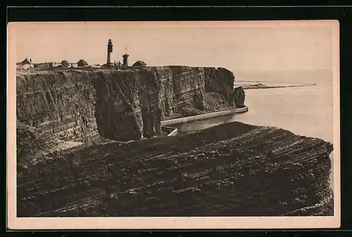 AK Helgoland, Westküste mit Leuchtturm und Signalstation