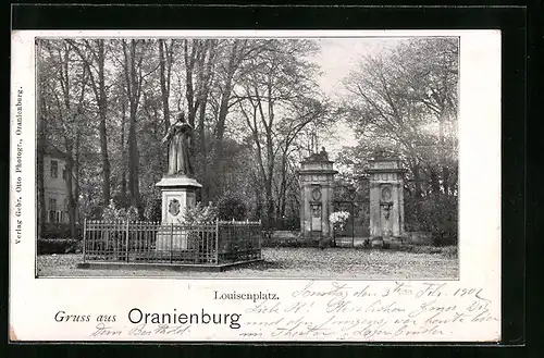 AK Oranienburg, Louisenplatz mit Denkmal