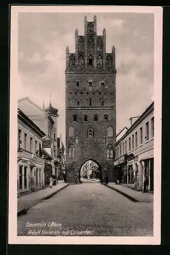 AK Demmin i. Pom., strasse mit Luisentor