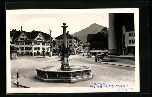 AK Dornbirn, Stadtansicht mit Brunnen und Hotel Hirschen