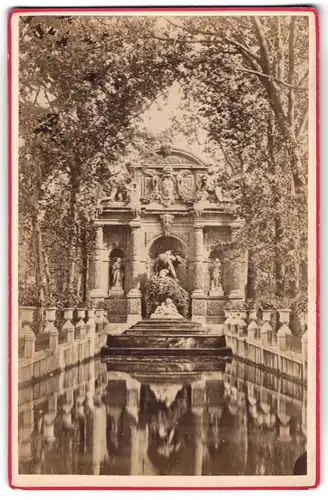 Fotografie Debitte & Herve, Paris, Ansicht Paris, Fontaine de Medicus Luxembourg