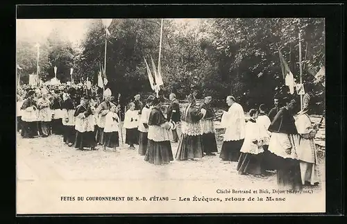 AK Velars-sur-Ouche, Fetes du Couronnement de N.-D. d'Étang, les Éveques, retour de la Messe