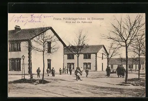 AK Sissonne, Franz. Militärlager, Blick auf die Kasernen