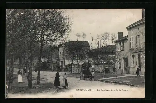 AK Saint-Junien, Le Boulevard, pres la Poste