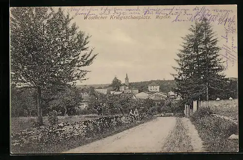 AK Repaix, Ortsansicht von der Landstrasse aus