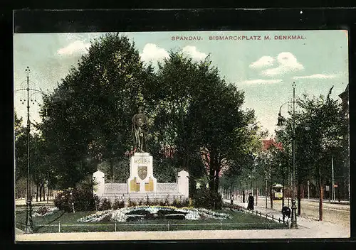 AK Berlin-Spandau, Bismarckplatz mit Denkmal