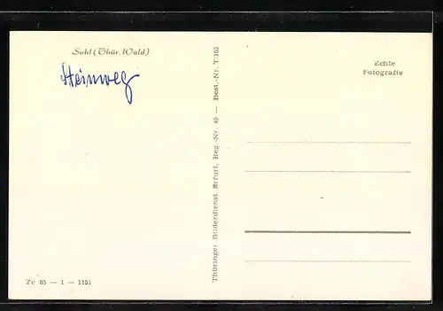 AK Suhl /Th., Strassenpartie mit Blick auf Kirche