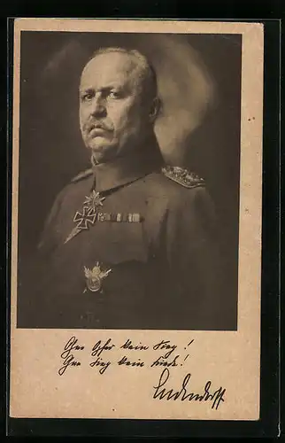 AK Erich Ludendorff in Uniform mit Eisernem Kreuz und ernstem Blick