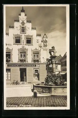 AK Offenburg, Hirsch-Apotheke und Brunnen am Fischmarkt