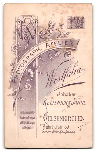 Fotografie Keltenich & Jähne, Gelsenkirchen, Bahnhofstrasse 39, Junge Dame im hübschen Kleid