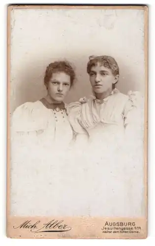 Fotografie Mich.Allber, Augsburg, Jesuitengasse 414, Geschwisterpaar posiert in ihren schönsten Kleidern