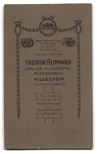 Fotografie Theodor Reinhard, Hildesheim, Goslarschestrasse 23, Herr im Anzug mit Krawatte