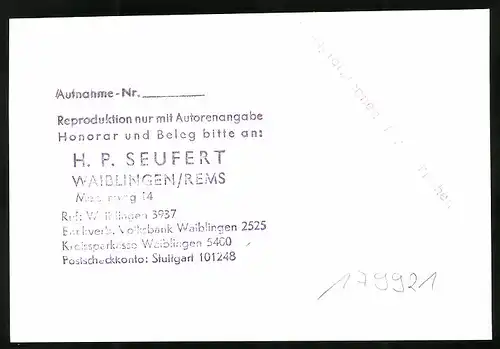 Fotografie Seufert, Waiblingen, Ansicht Mainz-Finthen, Auto Porsche 356 im Rennen verfolgt von der Startnummer 66