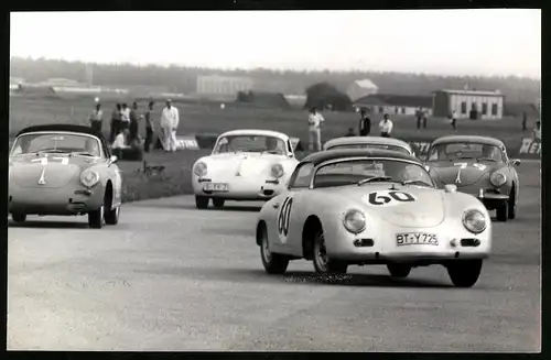 Fotografie Seufert, Waiblingen, Ansicht Neubiberg, Auto Porsche 356 GT Startnummer 60, Flugplatzrennen 1964