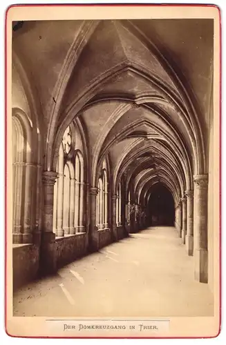 Fotografie J. B. Grach, Trier, Ansicht Trier, Blick in den Domkreuzgang in Trier