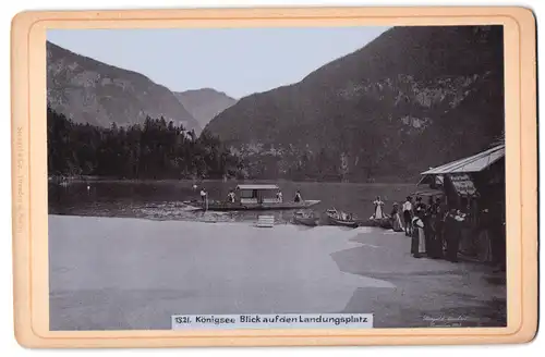 Fotografie Stengel & Co., Dresden, Ansicht Königsee, Blick auf den Landungsplatz mit Kiosk für Fotografie und Postkarten