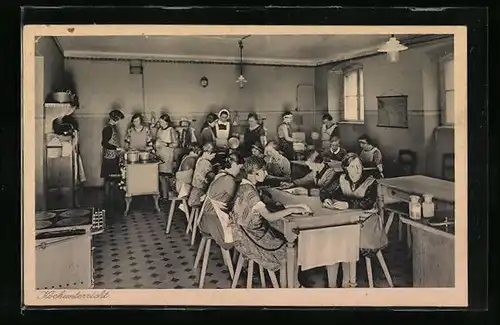 AK Berlin, Marthashof, Schwedterstrasse 37-40, Marthashofschule, junge Frauen beim Kochunterricht