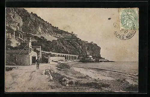 AK Garavan, La Frontiere Italienne et les Roches Rouges