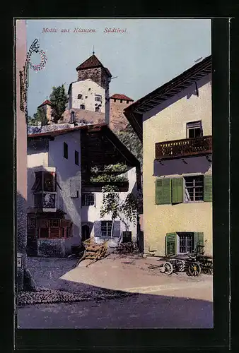 AK Klausen im Eisacktal, Strassenpartie mit Blick zur Burganlage