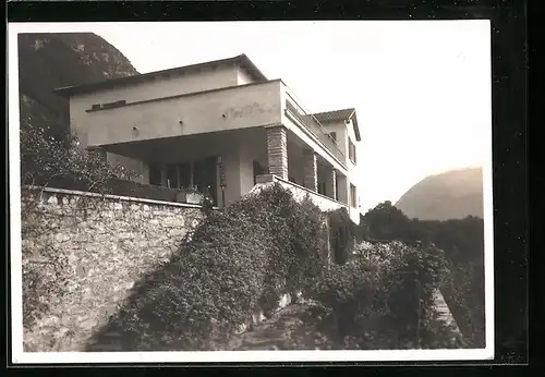 AK Lugano-Ruvigliana, Villa am Hang