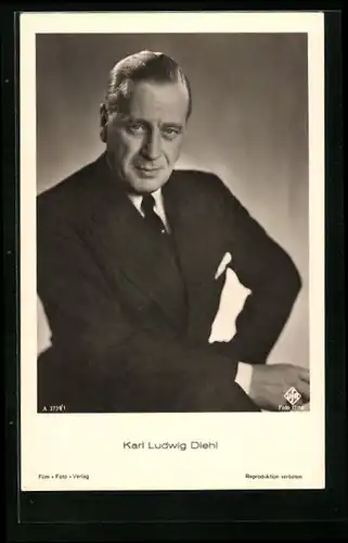 AK Schauspieler Karl Ludwig Diehl im schwarzen Anzug