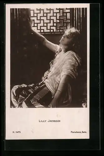 AK Schauspielerin Lilly Jacobson im Kostüm einer Filmrolle