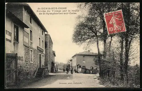 AK St-Denis-sur-Coise, Entrée du Village par la route de St-Symphorien-sur-Coise