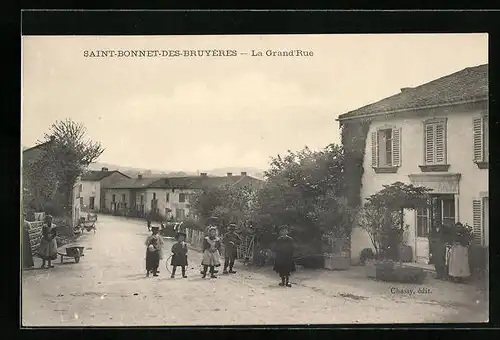 AK Saint-Bonnet-des-Bruyères, La Grand`Rue