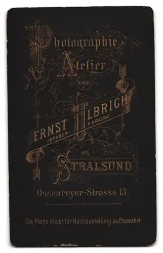 Fotografie Ernst Ulbrich, Stralsund, Ossenreyer-Strasse 13, Kleines Kind im weissen Kleid