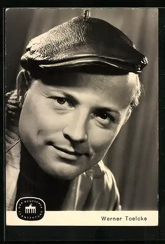 AK Schauspieler Werner Toelcke mit Mütze