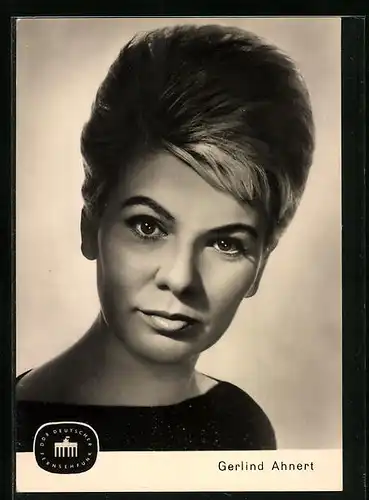 AK Schauspielerin Gerlind Ahnert mit hochtoupiertem Haar