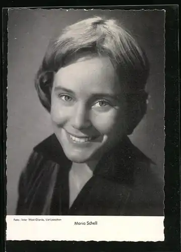 AK Schauspielerin Maria Schell mit lächelndem Gesicht, Geb. 1926