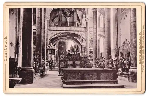 Fotografie Fritz Gratl, Innsbruck, Ansicht Innsbruck, Inneres der Hofkirche mit Kanzel und Orgel