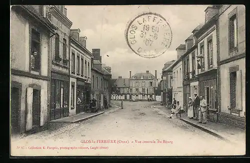AK Glos-la-Ferrière, Vue centrale du Bourg