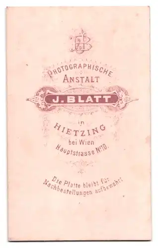 Fotografie J. Blatt, Wien-Hietzing, Hauptstrasse 10, Junge Dame mit Kreuzkette