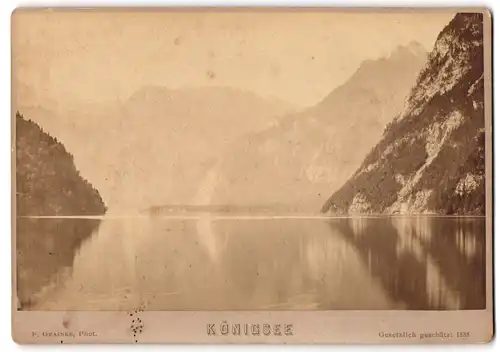 Fotografie F. Grainer, Reichenhall, Ansicht Königsee, Blick auf den ruhig daligenden See