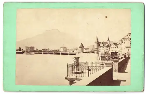 Fotografie unbekannter Fotograf, Ansicht Luzern, Blick auf die Kapellbrücke mit Wasserturm