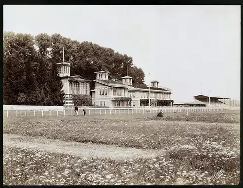 Fotografie Gustav Salzer, Baden-Baden, Ansicht Baden-Baden, Rennplatz - Rennbahn mit Tribüne, Grossformat 28 x 20cm