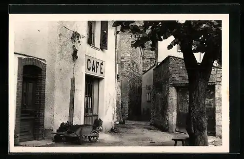 AK Gréolières, Un Coin du Village