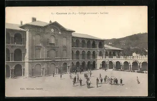 AK Cannes, Collège communal, La Cour